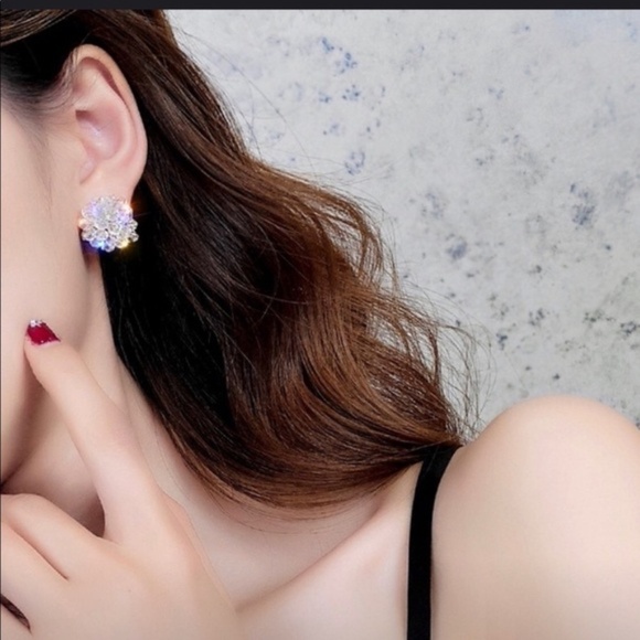 Needle crystal flower earrings - Picture 2 of 7